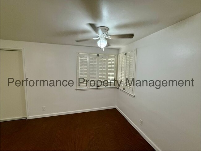 Building Photo - 2706 Pasadena St
