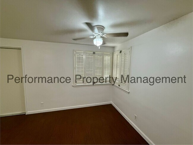 Foto del edificio - 2706 Pasadena St
