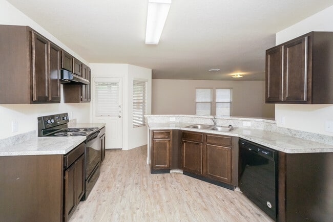 Building Photo - Tesoro Hills - 8611 Tesoro Hills, San Anto...