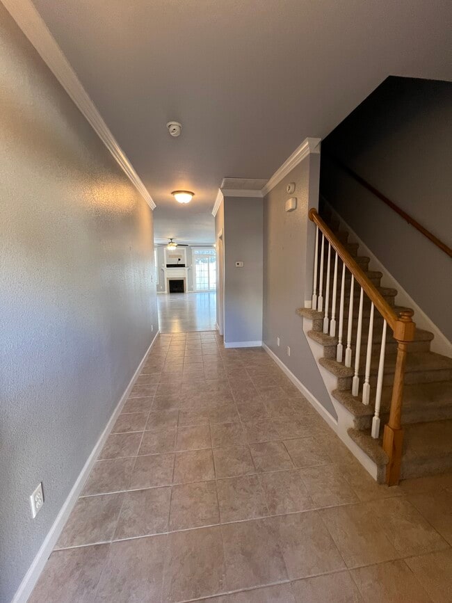 Foyer - 1315 Abelia Way