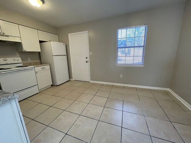 Foto del edificio - Great Townhouse 2 Bedroom 1.5 Bath in Fort Walton Beach!