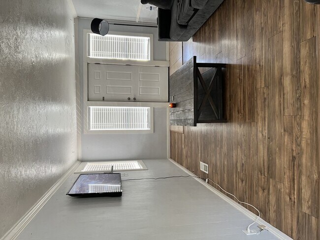Foto del edificio - 562 E 4500 S