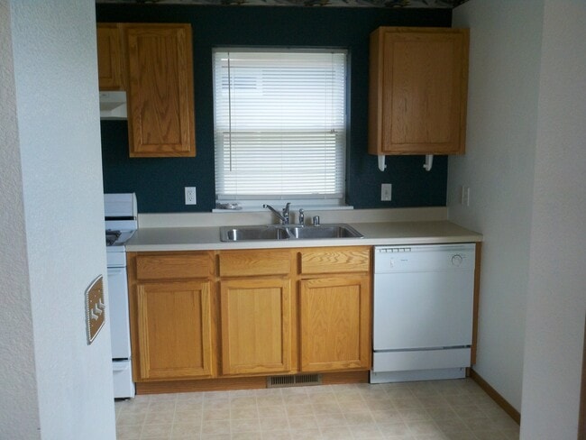 Building Photo - House in Canyon Creek Village.