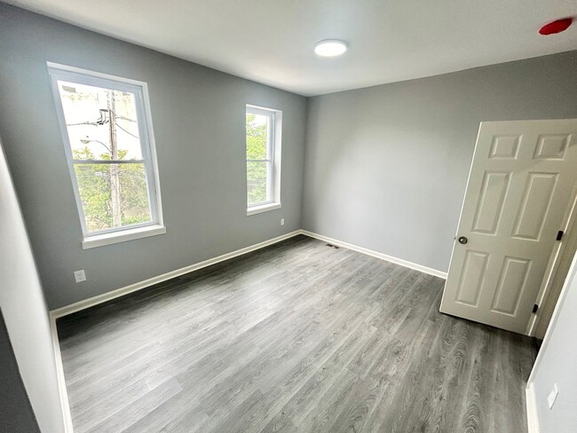 Building Photo - Anika Homes 3 Bedroom