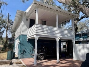 Building Photo - 215 W 16th St