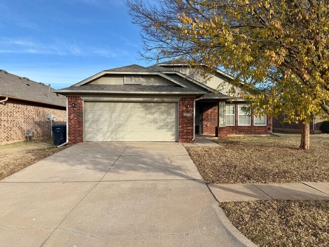 Great 3 Bed 2 Bath in Valencia Neighborhood - Great 3 Bed 2 Bath in Valencia Neighborhood House