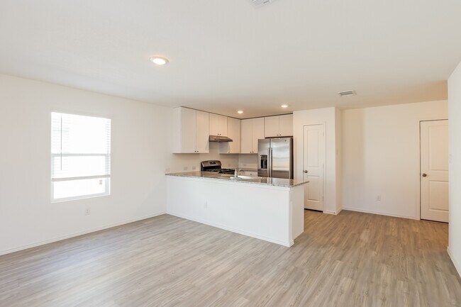 Building Photo - 2714 Robles St