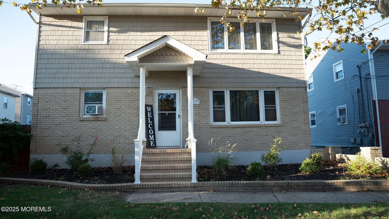 Foto principal - 73 Maple Ave