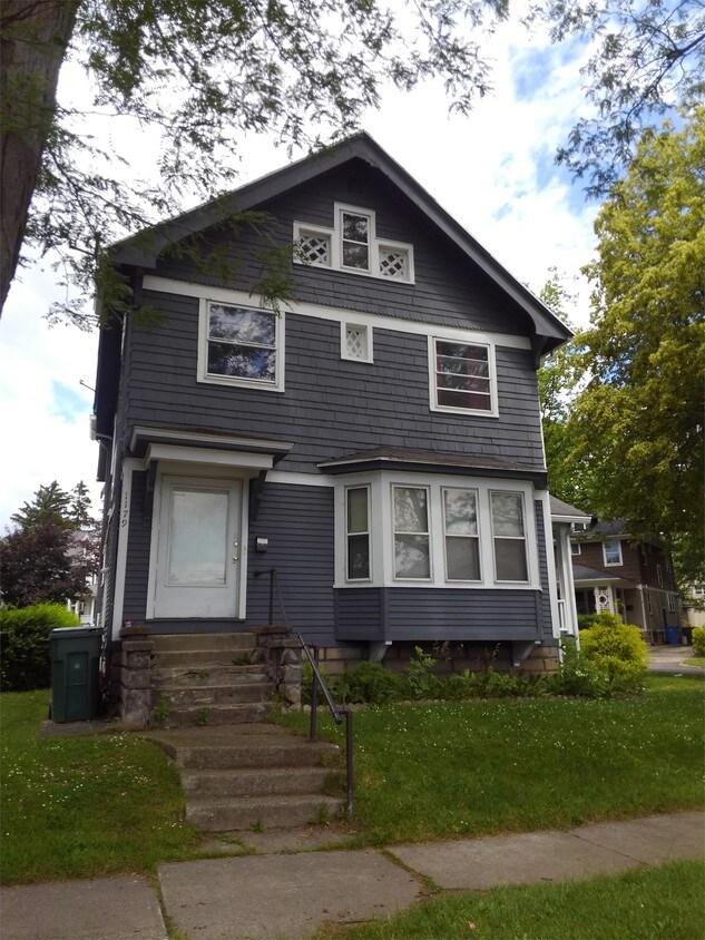 Primary Photo - 1179 Genesee St