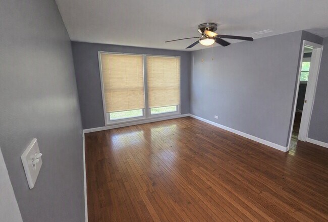 Foto del edificio - 16340 Ashland Ave