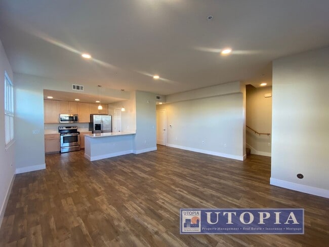 Building Photo - Beautiful 2 Bedroom, 2 Bathroom ground floor unit located in the heart of Seabright