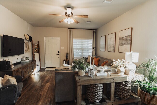 Building Photo - 16202 Augusta Oaks Court