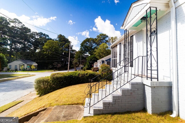 Foto del edificio - 1275 E Forrest Ave