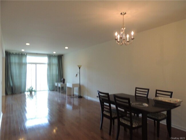 Building Photo - 2605 Sylvan Loop