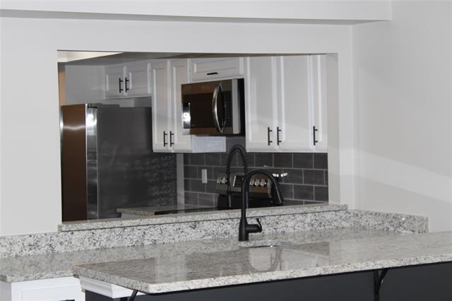 Building Photo - 942 Live Oak Dr