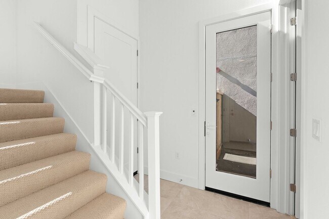 Foto del edificio - Modern 3-Story New Construction Home in No...