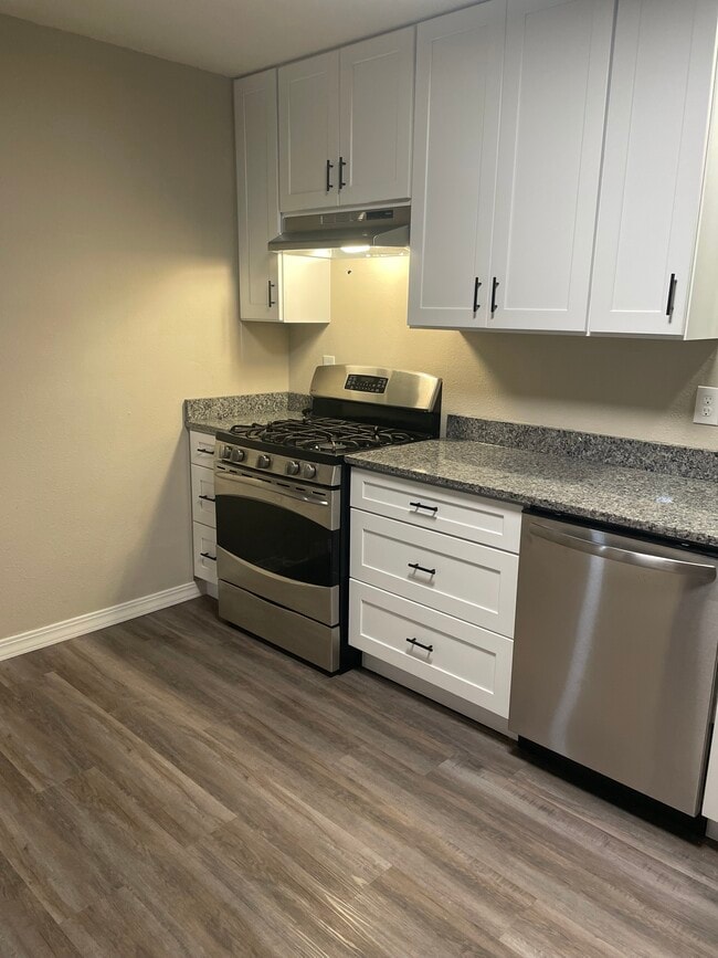 Building Photo - 410 W Lindbergh Blvd