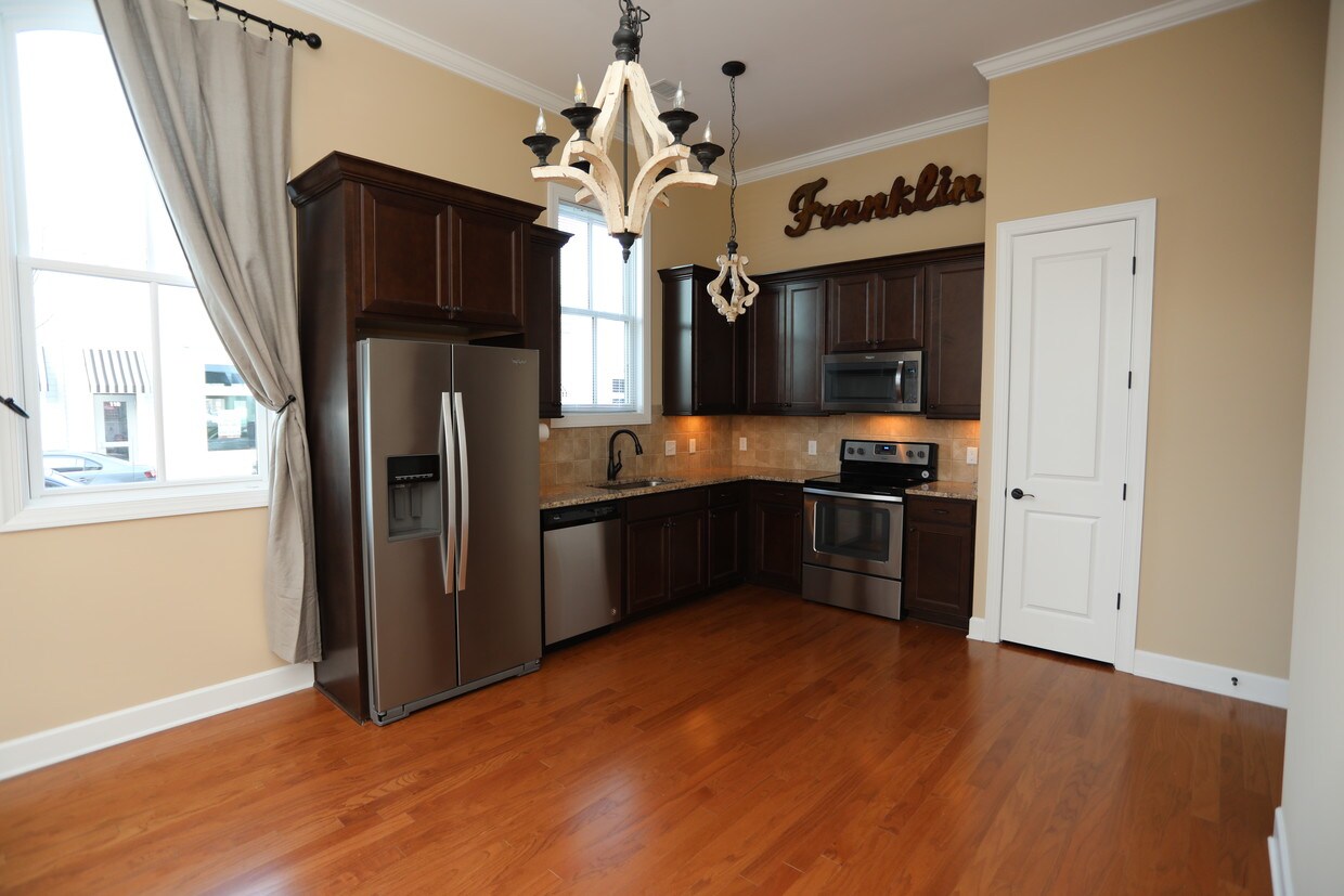 Primary Photo - 6051 Rural Plains Cir