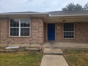 Building Photo - 1742 Rock Hollow Loop