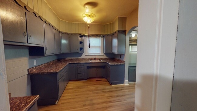 Building Photo - 244 Elmwood Dr