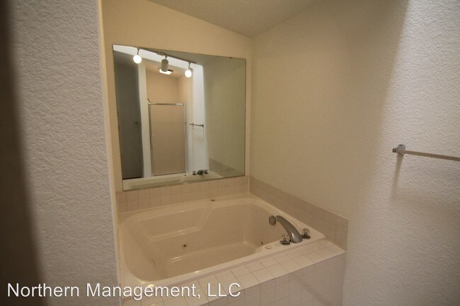 Foto del edificio - 2114-2210 Meadowland Dr