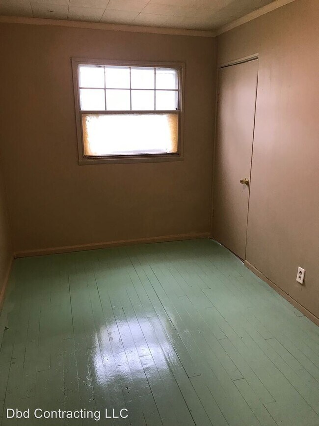 Building Photo - 3 br, 1 bath House - 4605 South Park Dr