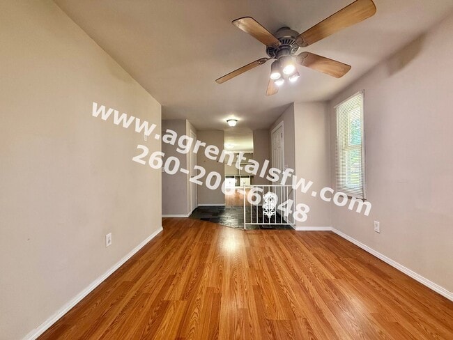 Building Photo - 3 Bedroom House