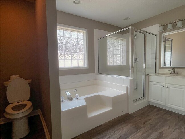 Building Photo - 8906 Stoneridge Pl
