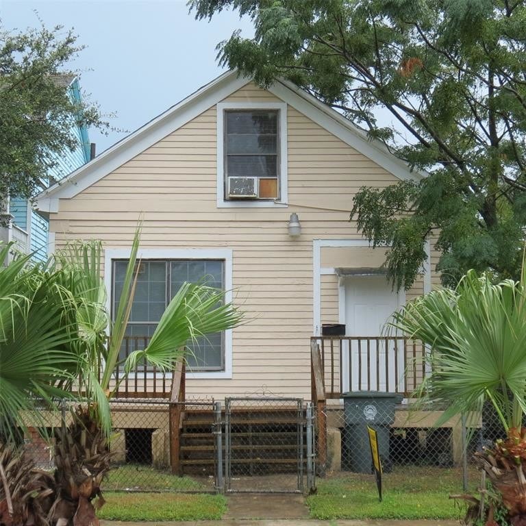 Primary Photo - 3523 Winnie St