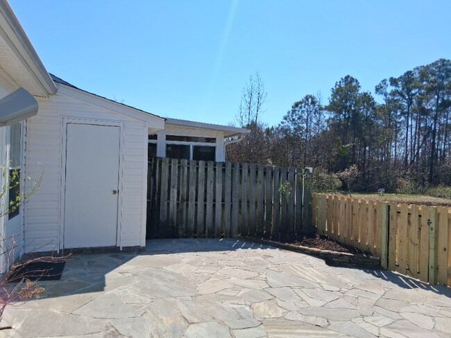 Foto del edificio - 5047 Wheeler Lake Rd