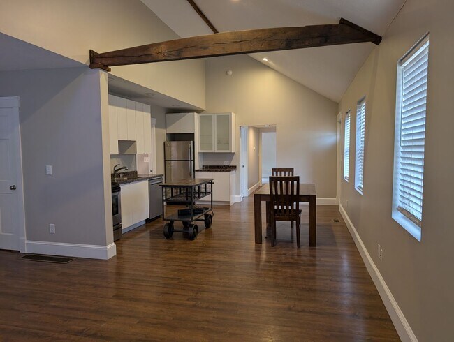 Foto del edificio - 2484 W 10th St