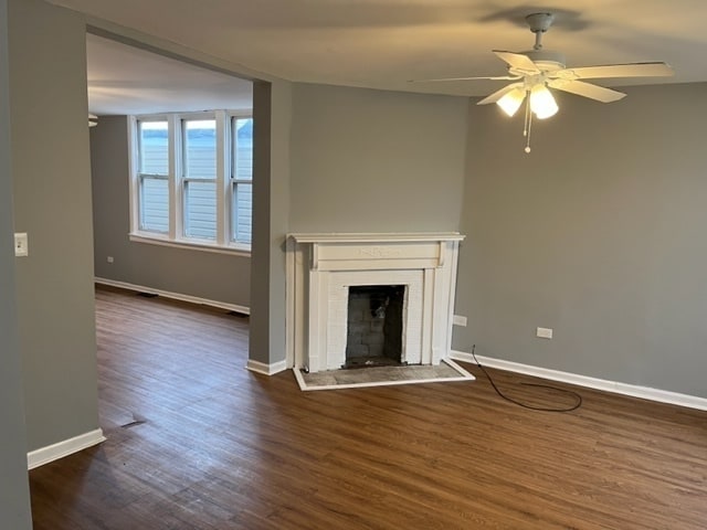 Foto del edificio - 8153 S Exchange Ave