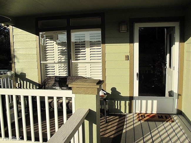 Building Photo - 3 br, 2 bath House - 2848 Philo Street