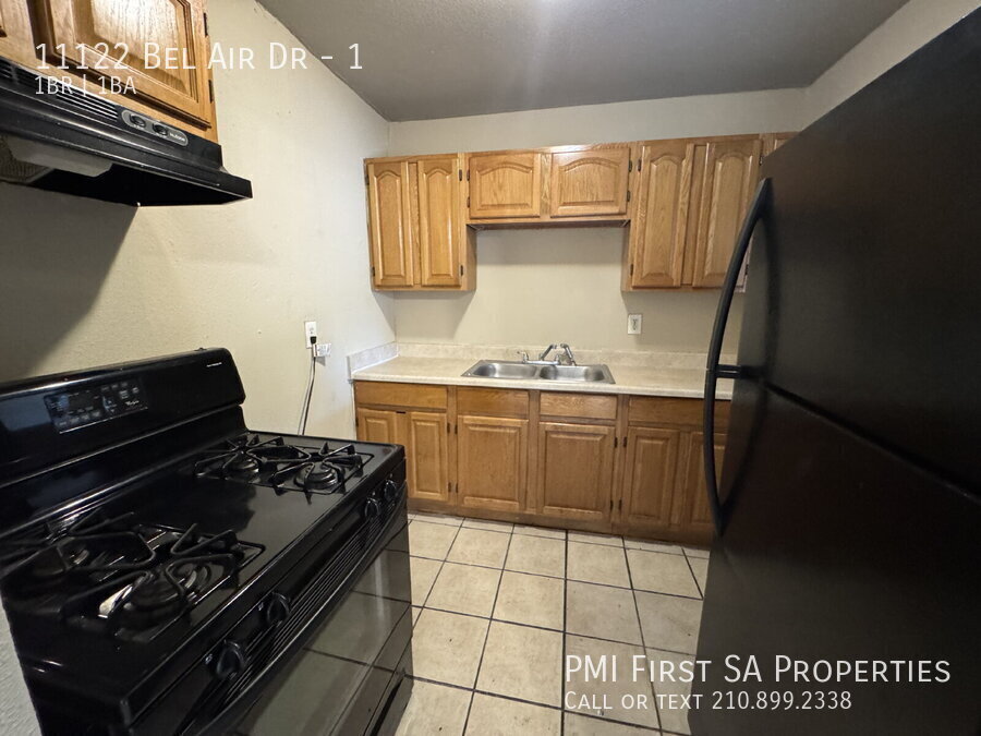 Building Photo - 11122 Belair Dr