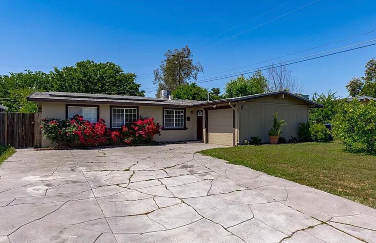 Primary Photo - 4233 Don Julio Blvd