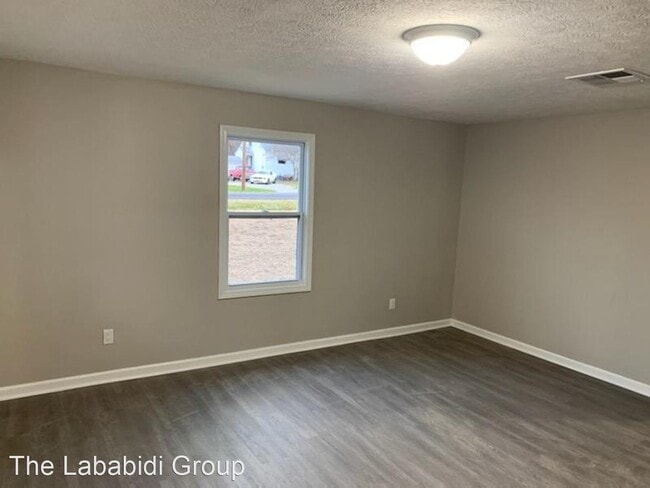 Building Photo - 3 br, 1 bath House - 2064 Beach Dr.