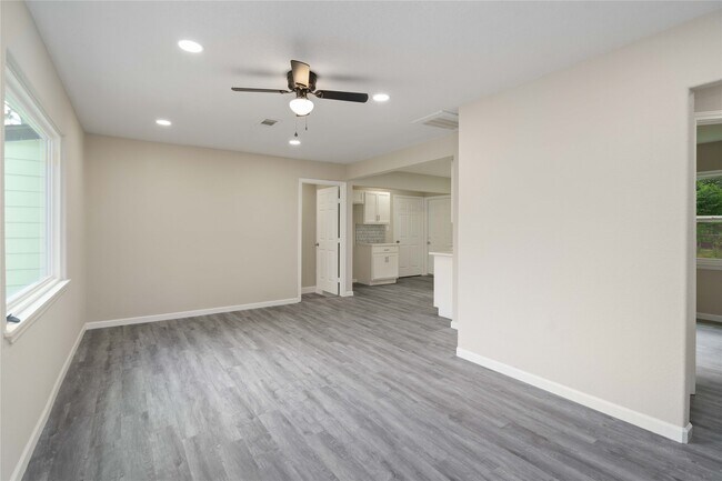 Foto del edificio - 9409 Fairland Dr