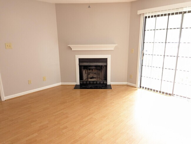 Foto del edificio - 3700 Chimney Ridge Pl