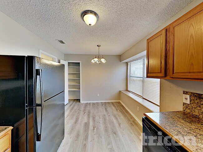 Building Photo - 918 Elliott Dr