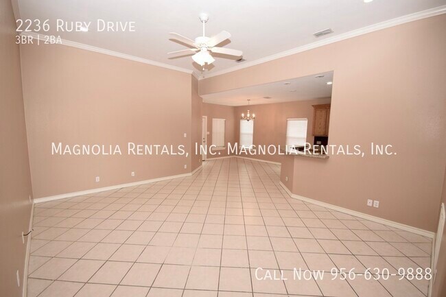 Building Photo - Home in Edinburg For Rent - 3bed & 2bath