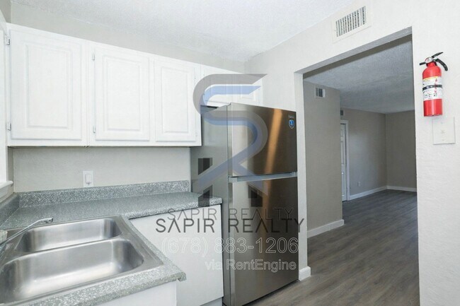 Foto del edificio - 2055 Alison Ct SW