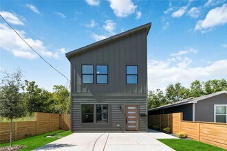 Building Photo - 5605 Tommye St