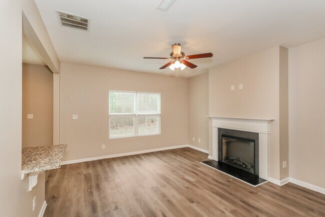 Building Photo - 100 Fairview Dr