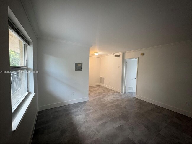 Building Photo - 241 S Royal Poinciana Blvd
