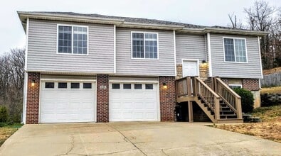 Building Photo - 110 Lakeview Ct Building Photo - 110 Lakeview Ct