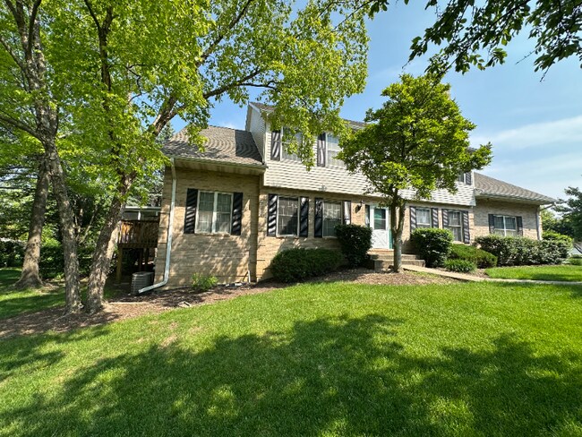 Foto del edificio - 1443 Laurel Oaks Dr