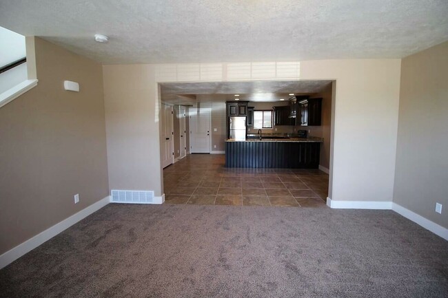 Building Photo - 561 W 1420 N