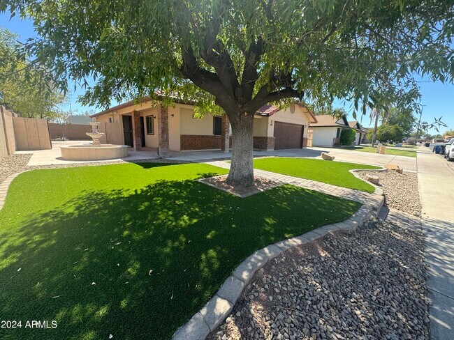 Foto del edificio - 491 E San Pedro Ave