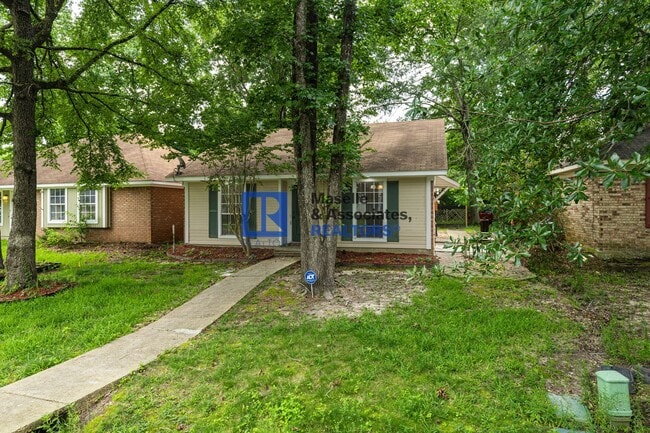 Building Photo - 178 Cumberland Rd