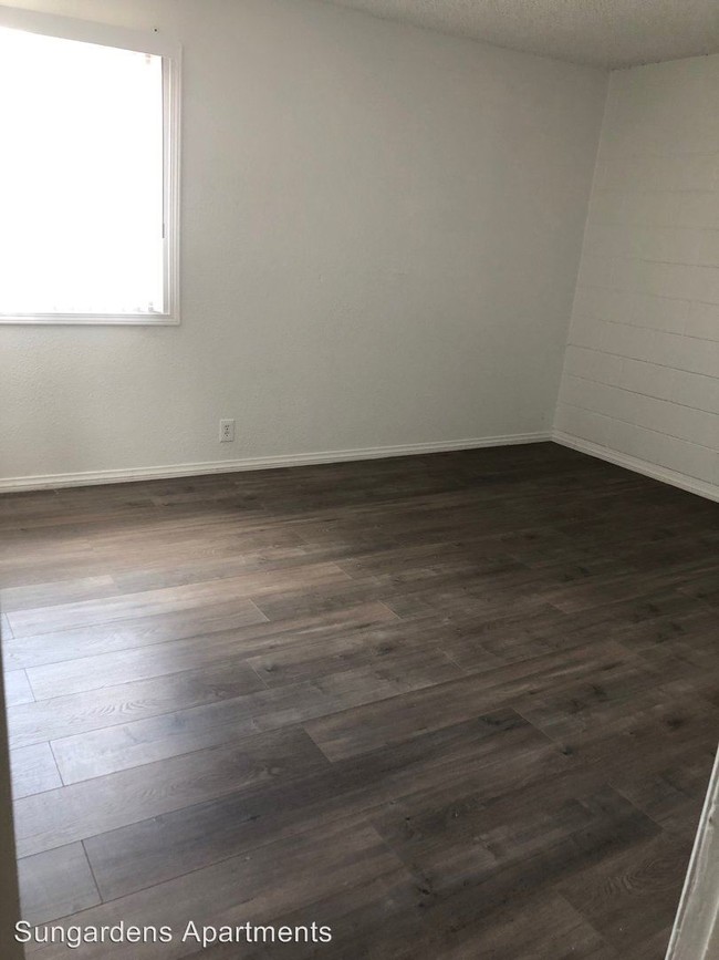 Building Photo - 2 br, 1 bath Apartment - 2928 N. Pecos Rd.